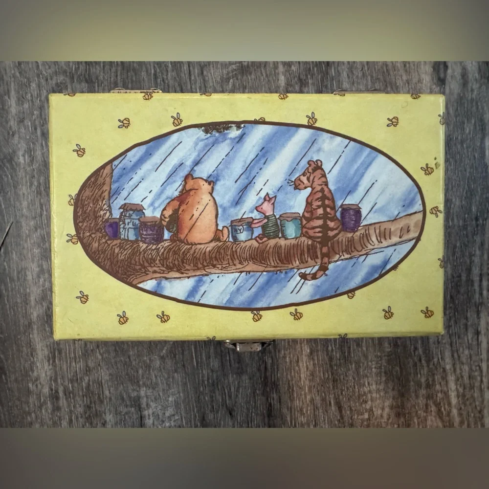 RARE DISNEYS CLASSIC POOH JEWELRY TRINKET KEEPSAKE BOX W/ MIRROR